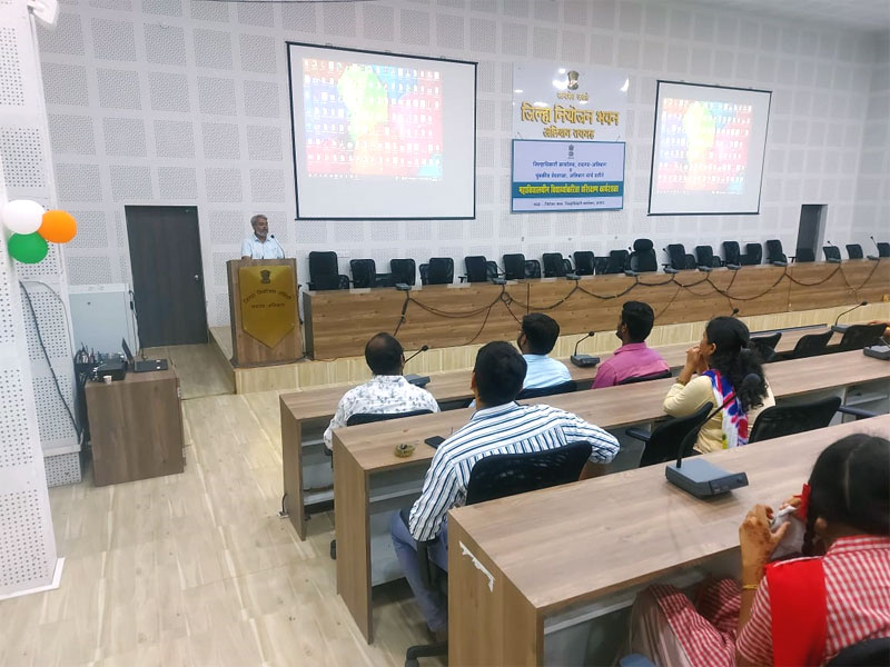 Under a program organized by Raigad Youth foundation, around 35 Students and few of their parents visited Alibag Magnetic Observatory