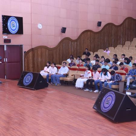 90 students and 10 teachers/mentors under Vidyarthi Vigyan Manthan visited Panvel